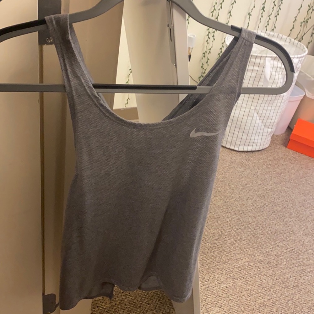 nike open back workout tank
